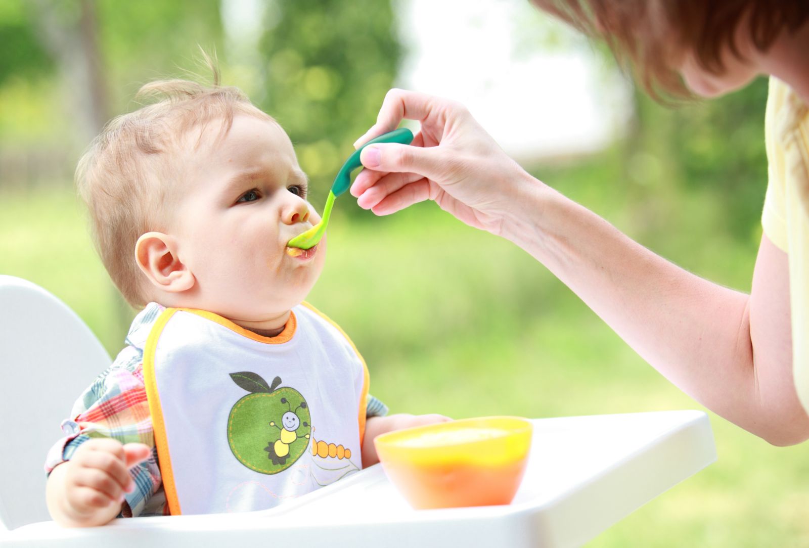 Trẻ ăn dặm khi cai sữa mẹ cần có chế độ ăn đa dạng thực phẩm, giàu dinh dưỡng