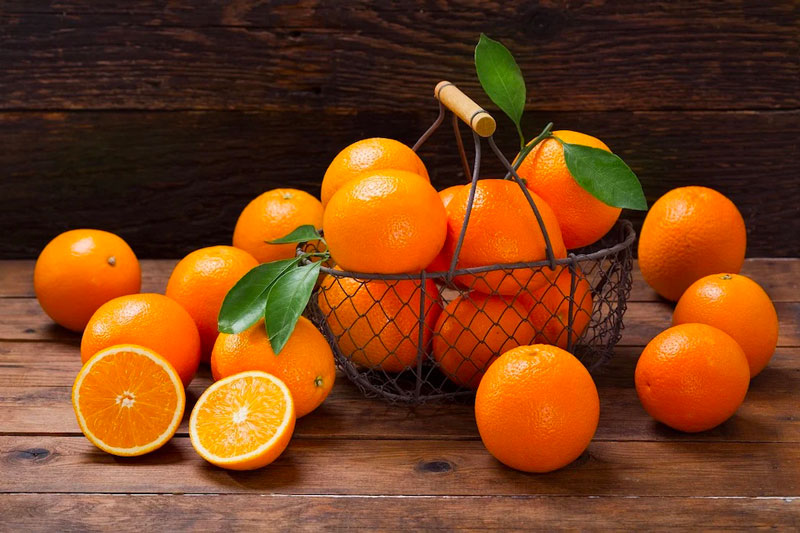 Cung cấp thêm một hàm lượng lớn vitamin C cho cơ thể với cam