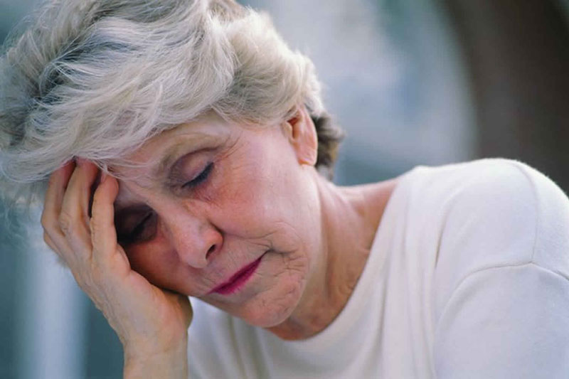 Tình trạng suy nhược cơ thể ở người lớn tuổi khá phổ biến
