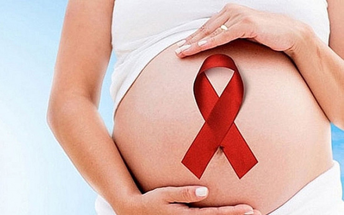 Có thể hoàn thành mục tiêu loại trừ lây truyền HIV từ mẹ sang con trước hạn - Ảnh 3.